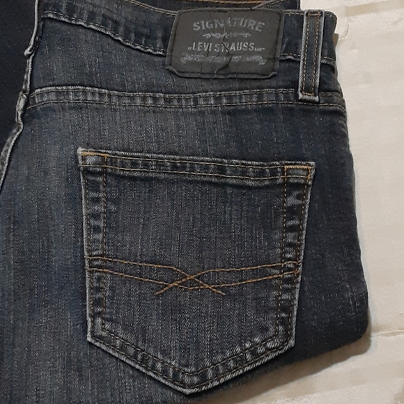 SIGNATURE LEVI'S SKINNY , STRETCH SIZE 30 WOMENS - Picture 2 of 8